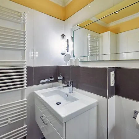 Jugendglueck - Gelbe Lilie Appartement *